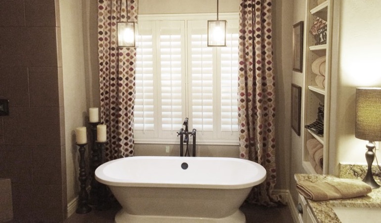 Polywood Shutters in Orlando Bathroom